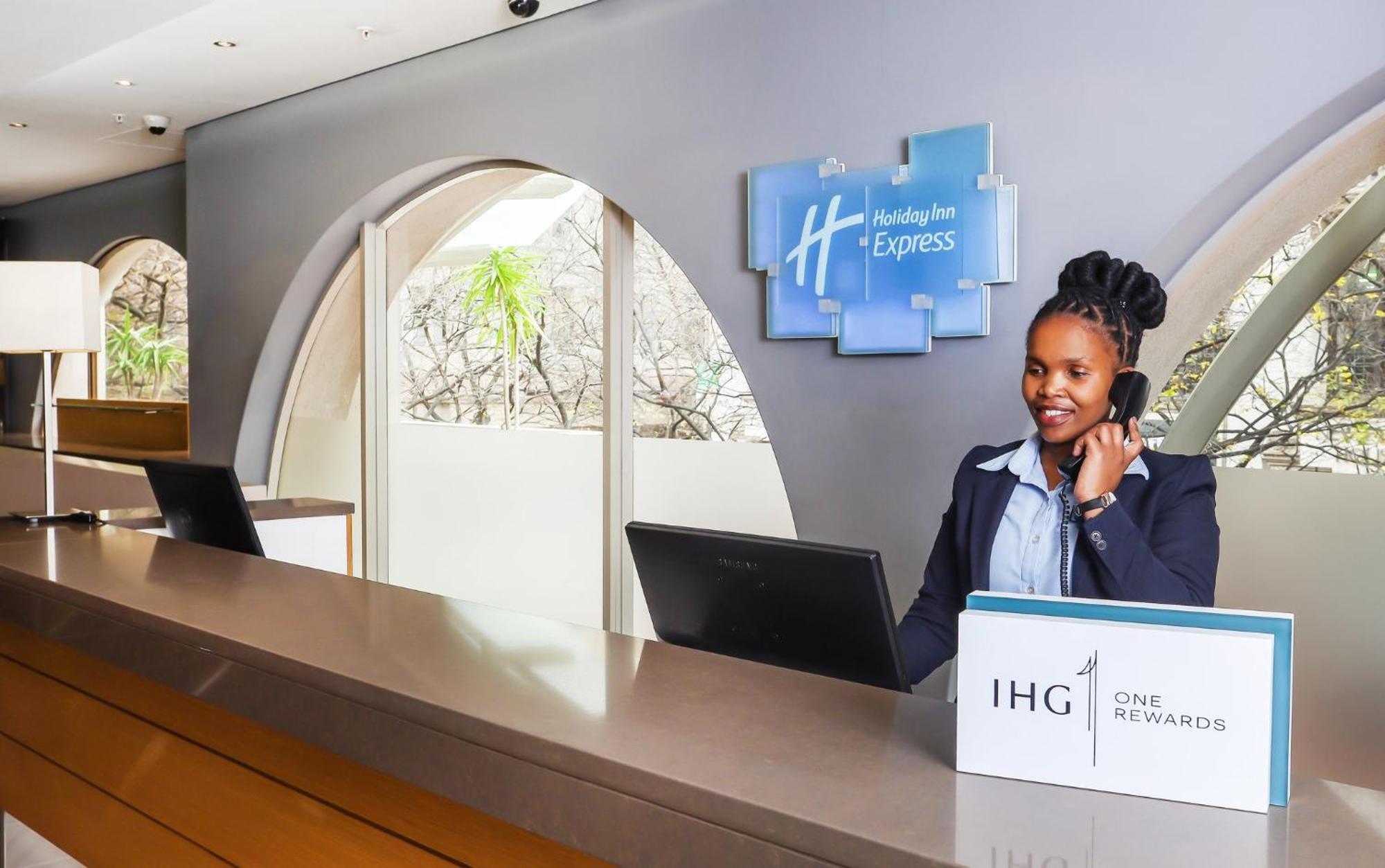 Express Centre By Ihg Hotel