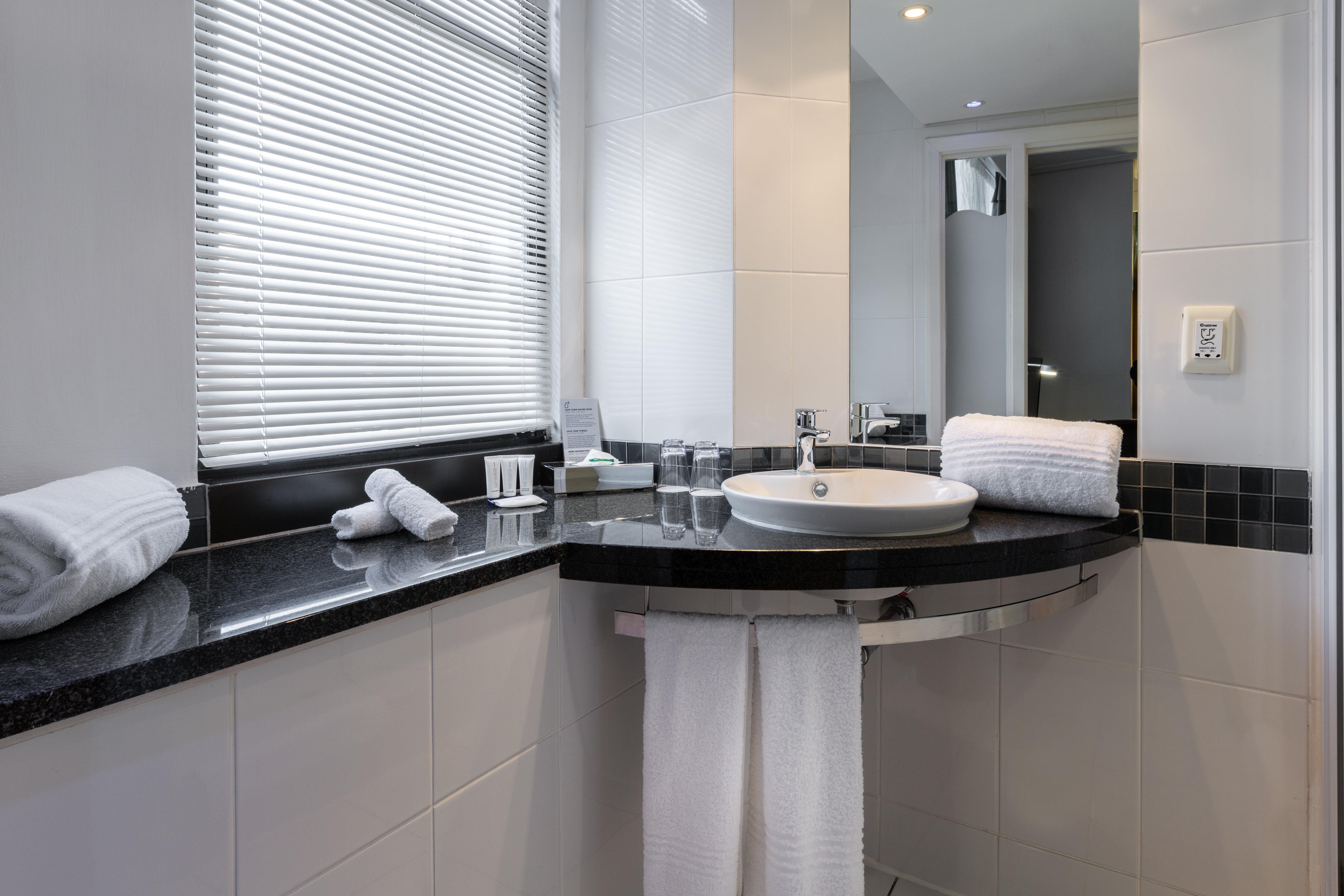 Express Centre By Ihg 3* Cape Town