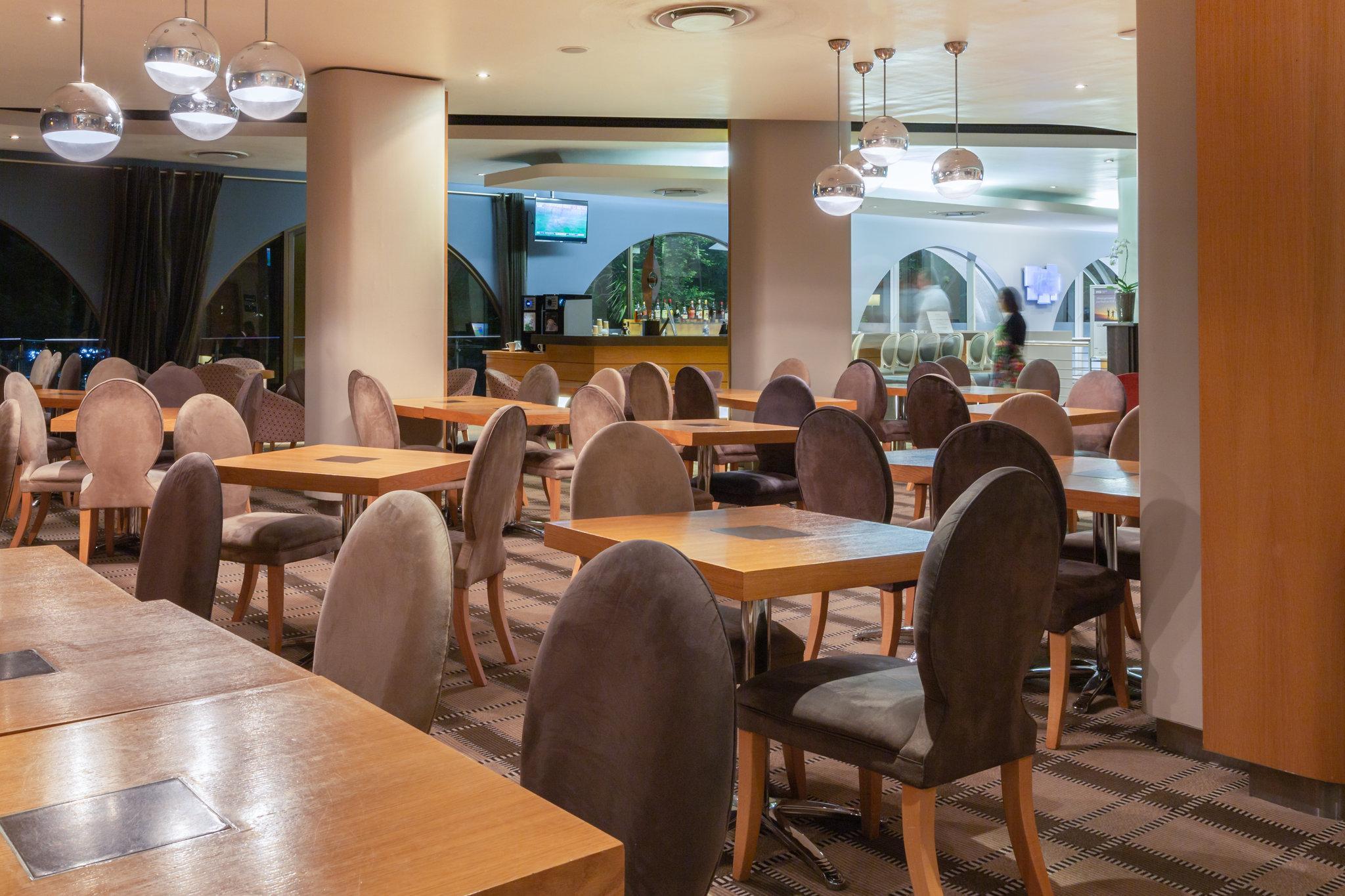 Hotel Express Centre By Ihg 3*