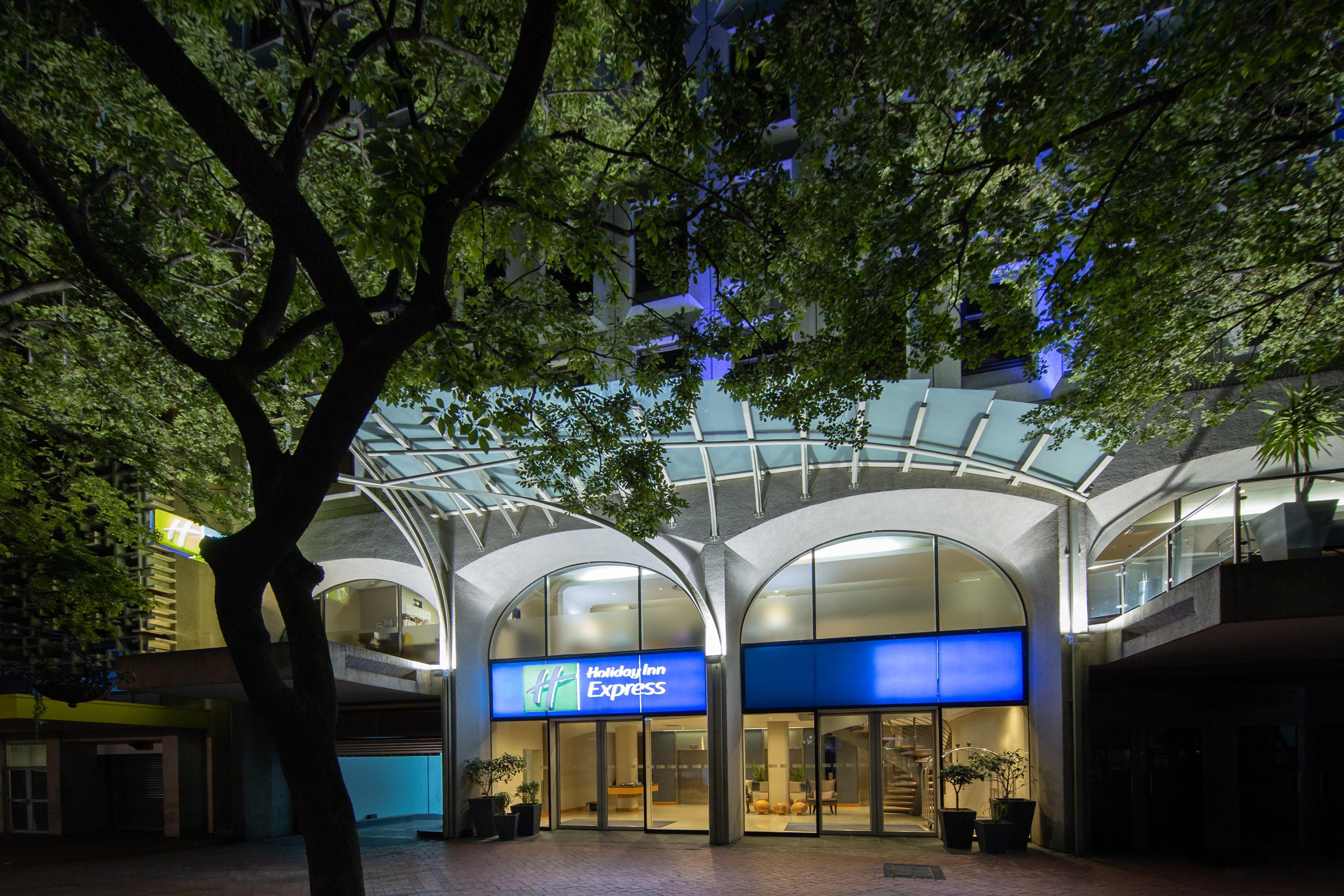 Hotel Express Centre By Ihg