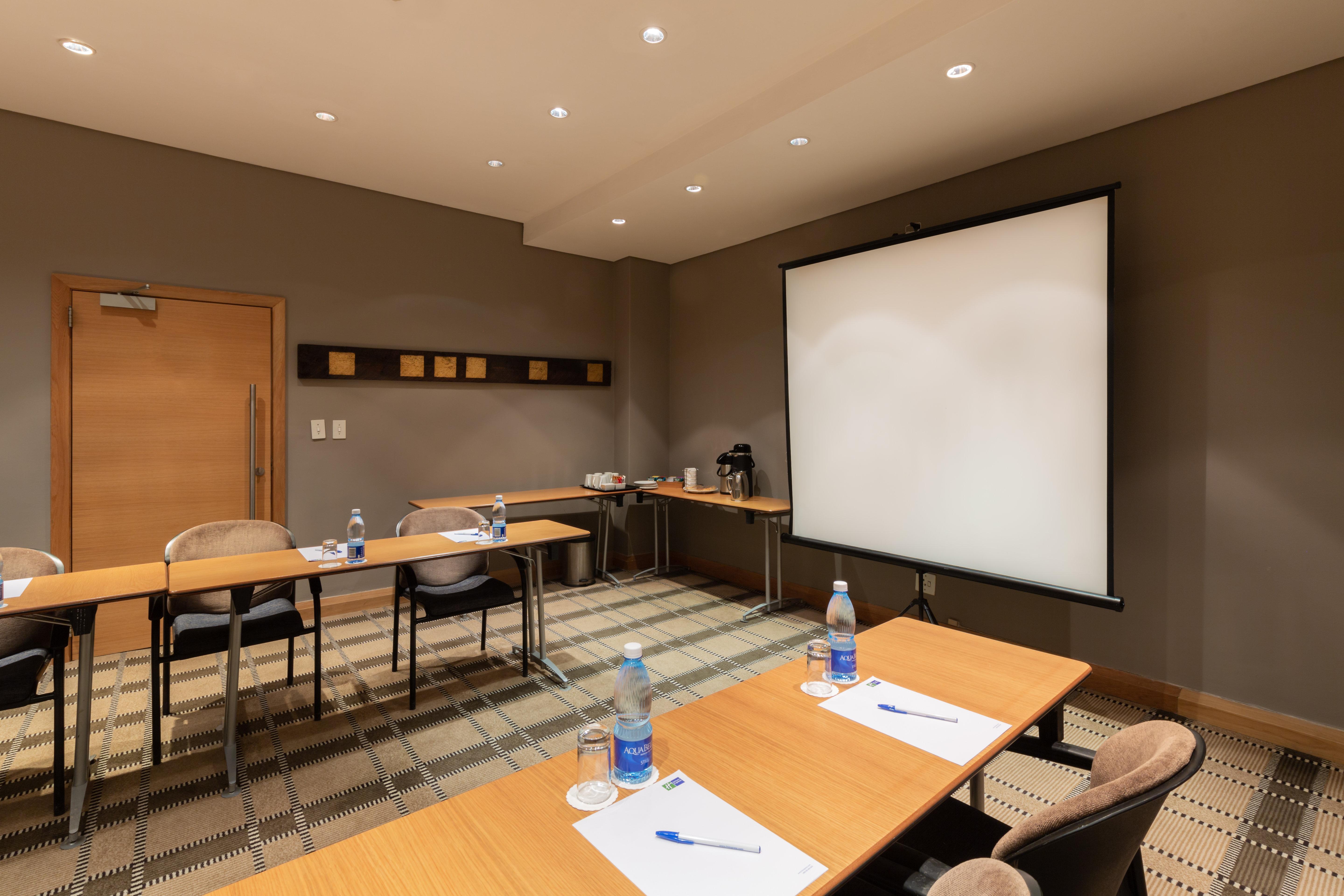Express Centre By Ihg 3* Cape Town