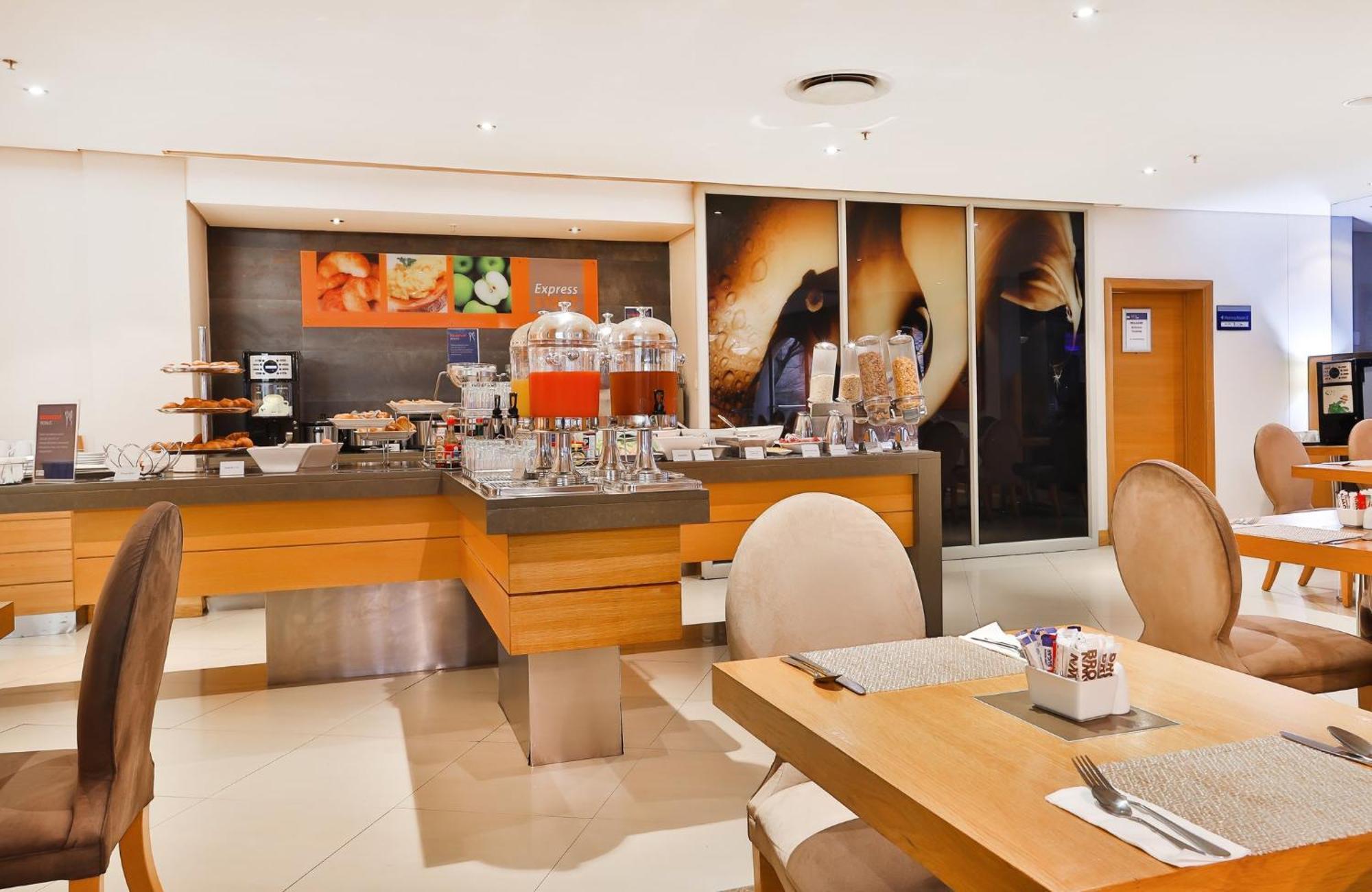 Hotel Express Centre By Ihg 3*