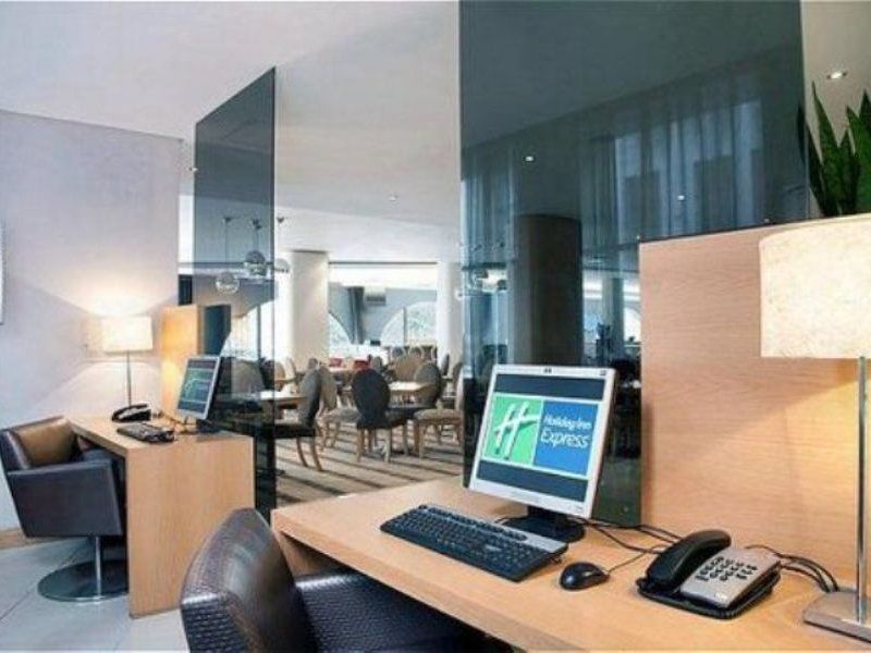 Express Centre By Ihg 3*